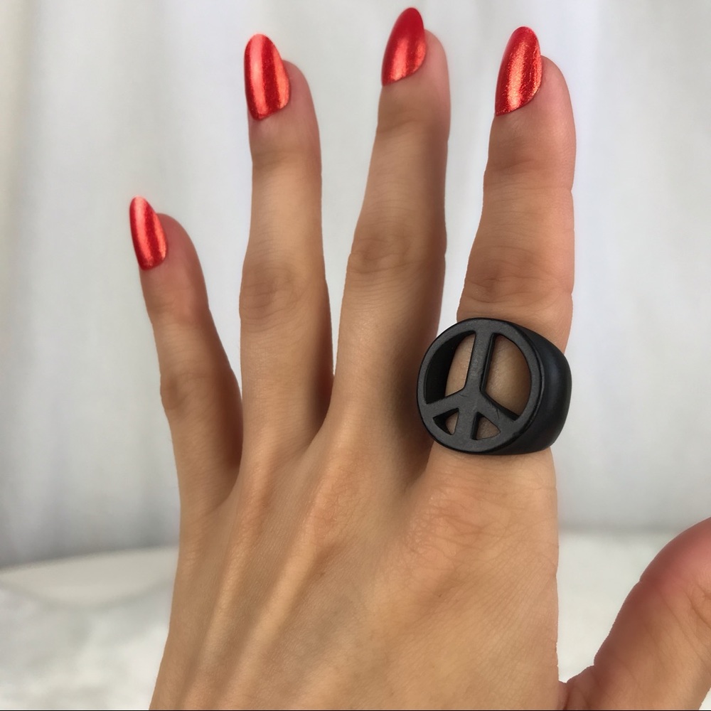 🚫SOLD🚫 Black Peace Sign Metal Ring Size 6 or - Picture 1 of 14